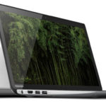 Deux ultrabooks Toshiba Kira côte à côte, écran affichant une forêt de bambous